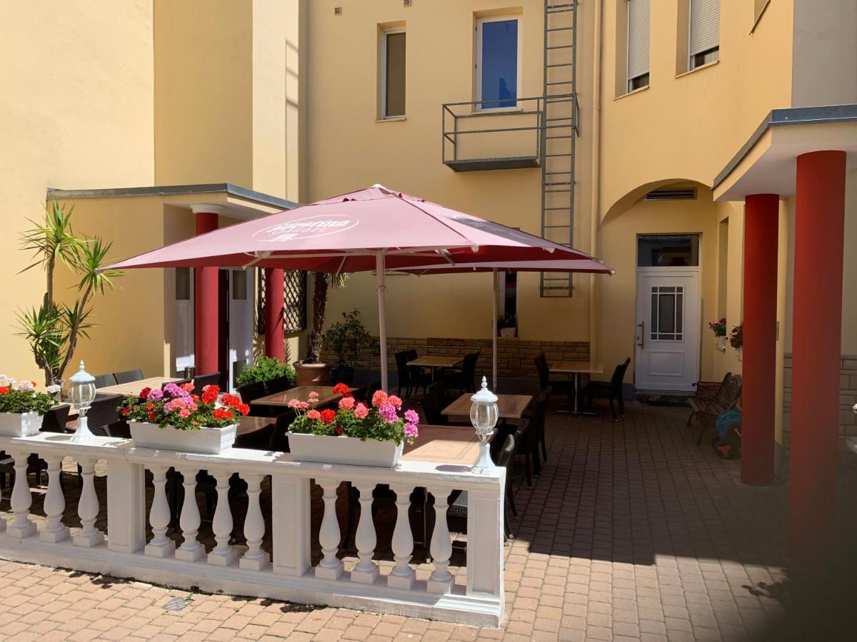 Apartment Hotel Kral - Business Hotel & Serviced Apartments Ерланген Екстериор снимка