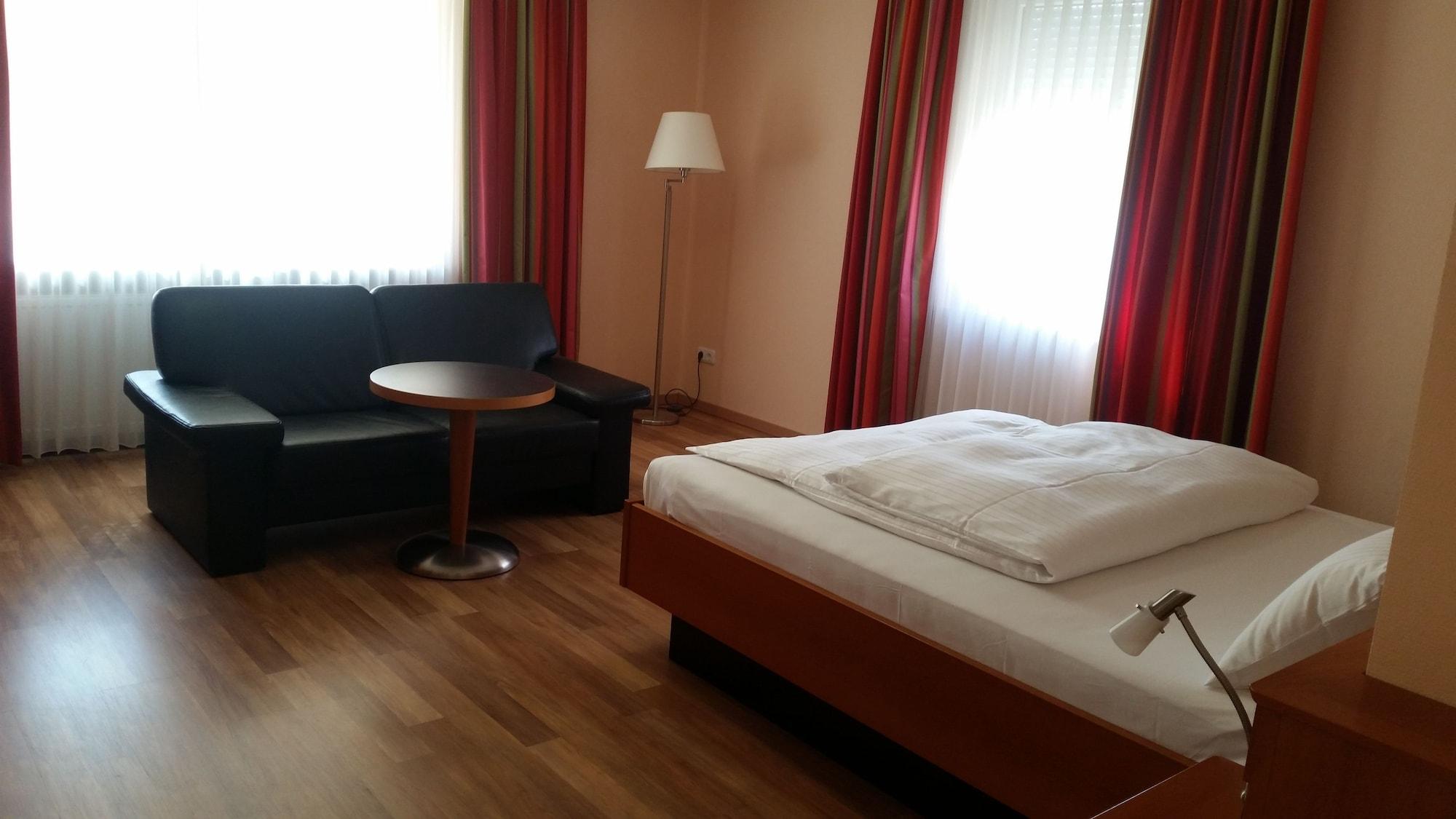 Apartment Hotel Kral - Business Hotel & Serviced Apartments Ерланген Екстериор снимка