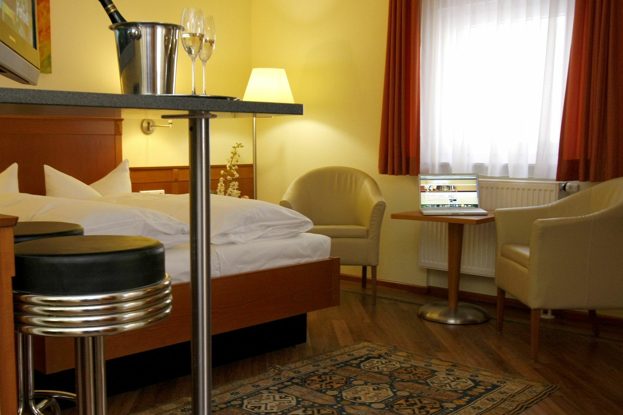 Apartment Hotel Kral - Business Hotel & Serviced Apartments Ерланген Екстериор снимка