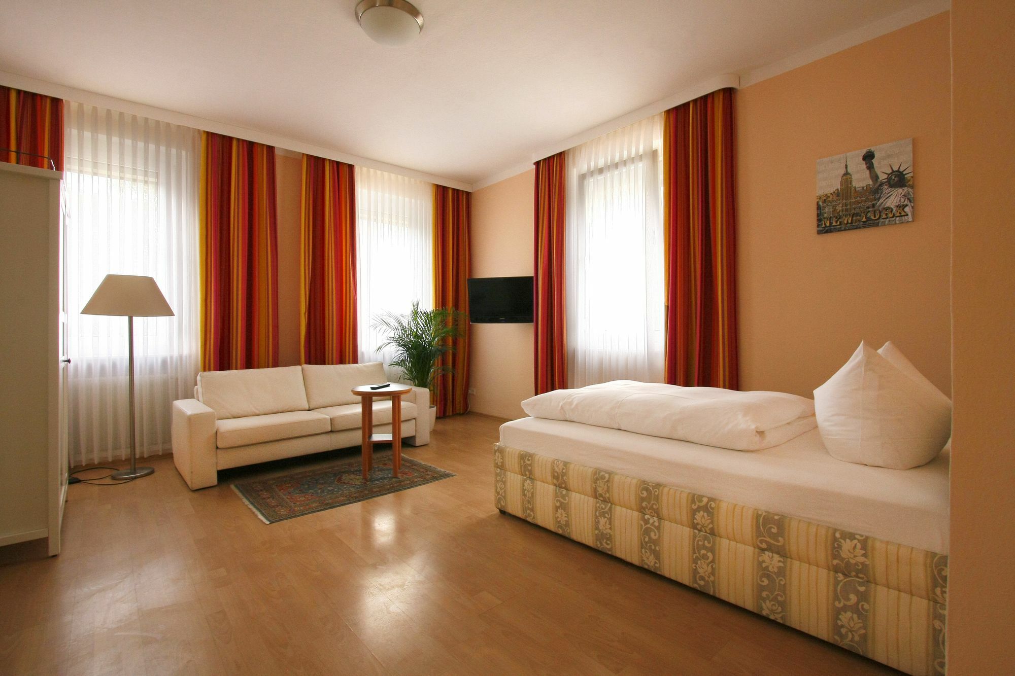 Apartment Hotel Kral - Business Hotel & Serviced Apartments Ерланген Екстериор снимка